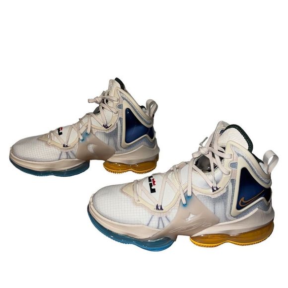 NIB Nike LeBron XIX || Sneakers || Men 10.5 Women 12 - Picture 5 of 12